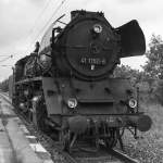 s/w-Version  Im Bahnhof Dombühl macht der Museumszug des Bayerischen Eisenbahnmuseums Kopf.