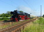 Die 41 1144-9 der IGE Werrabahn Eisenach e.V. mit dem  Regenbogen-Express  von Smmerda nach Arnstadt Hbf, am 03.07.2021 in Erfurt Ost.
