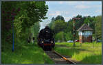 In Flechtingen rollt 41 1144-9 mit dem Sonderzug Oebisfelde - Haldensleben auf Gleis 1 ein. Hier findet die Zugkreuzung mit der RB 36 statt. Im Hintergrund ist das Stellwerk B2 zu sehen. (13.05.2023) 