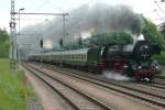 BR 41 1144-9 mit Sonderzug am 21.05.2009 bei Durchfahrt Bf Neumark