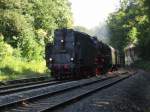 BR 41 360 am 23.08.2009 auf der Jubilumsfeier 10 Jahre Regiobahn am der Strecke Mettmann-Kaarst, in Hhe des alten Stellwerkes Erkrath-Neandertal, Tender voraus bergab Richtung Dsseldorf-Gerresheim,