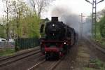 41 360 + 01 1075 mit einem Sonderzug in Erkrath am 02.05.2010