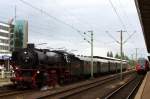 41 096 verlsst anlsslich des Streckenjubilums der Strecke Braunschweig-Wolfenbttel (KBS 353) mit einem Sonderzug nach Oker den Braunschweiger HBf.