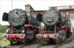 Tag der Offenen Tr im BW Bismarck : 44 1558 und 50 2404 (kleiner Lapsus beim provisorischem Lokschild) vor dem Lokschuppen .  16.06.2007