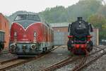 V200 017 DB & 044 377-0 im Eisenbahnmuseum Bochum Dahlhausen, April 2024.