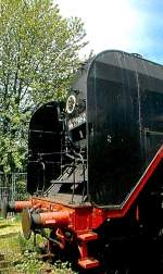 Hier auf dem Foto der 44 2196 ist der erheblich grere obere Bogen der Windleitbleche der 44er in Originalausfhrung im Verhltnis zur 01 auszumachen. Eisenbahnmuseum Hermeskeil, etwa 2001