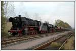 Planmiger Halt des 2570 Tonnen schweren Kieszuges in Marksuhl am 11.10.2007.