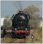 44 1486 am 11.10.2007 beim Halt in Wernshausen mit einer Kies Vorabfuhr, die aus 10 Wagen bestand.