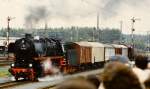 44 404 mit Gterzug auf der Fahrzeugparade  Vom Adler bis in die Gegenwart , die im September 1985 an mehreren Wochenenden in Nrnberg-Langwasser zum 150jhrigen Jubilum der Eisenbahn in Deutschland