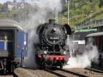 44 2546-8 rollt im Bahnhof Linz(Rhein) vor ihrem Sonderzug nach Trier am 24.4.10.