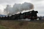 44 1486-8 und 44 2546-8 mit einem Kieszug Richtung Meiningen am 13.04.2013.