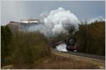 Der Wartburgblick - Bei der Plandampfveranstaltung  85 Jahre Baureihe 44  fhrt 44 2546 mit einem Fotogterzug von Eisenach nach Marksuhl.  
Eisenach 12.04.2013