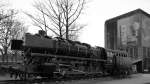 043 903-4 Denkmallok auf dem Bahnhofsvorplatz von Emden Hauptbahnhof 28.02.2015