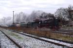 DR 44 1486-8 vom Eisenbahnfreunde des Traditionsbahnbetriebswerk Staßfurt e.V. (Baujahr 1943, Schneider) mit Sonderzug nach Goslar, KBS 330 Halle (Saale) - Goslar, fotografiert bei der Ausfahrt aus dem Bf. Aschersleben am 07.12.2013 