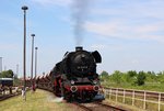 44 1486-8 sah man in Stassfurt am 06.06.15.zum Eisenbahnfest mit einem Schotterzug.