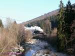 Raumnzach-Brcke  Die 50 2740 (mit DB-EDV-Beschriftung als 052 740) mit UEF-Sonderzug nach Baiersbronn.