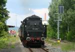 VT 121 der HzL und 50 2988 als DPN 37993 (Trossingen-Deilingen) in Deilingen 1.6.09.