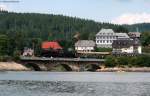 50 2740 der UEF mit dem DPE 88812 (Seebrugg-Titisee) in Schluchsee 9.8.09