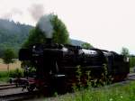 Die BR 50 2988 der Wutachtalbahn hier beim Umsetzen im Bahnhof Weizen.