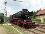 Museumseisenbahn Hanau 50 3552  bei Laufach am 25.05.17 von einen Gehweg aus fotografiert