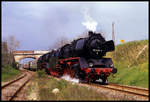 503695 fährt am 15.5.1991 um 13.03 Uhr mit einem Sonderzug nach Staßfurt in Egeln ein.