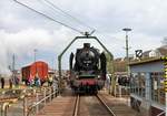 Meininger Dampflok Verein 50 3501 fährt auf die Drehscheibe am 24.03.18 beim Lokschuppenfest in Treysa