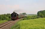 50 3501 fuhr am 25.05.19 einen Sonderzug von Meinigen über Schweinfurt, Neuenmark Wirsberg, Hof, Gera zurück nach Meinigen. Hier ist der Zug bei Weida zu sehen.