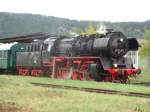 DR 50 3708-0 mit einem Sonderzug von Freyburg (Unstrut) nach Halberstadt im Bf Laucha (Unstrut); 08.09.2007 

