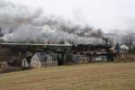 50 3648-8 unter grter Kraftanstrengung auf der Brcke ber die B 101 am 28.03.09 in Markersbach.