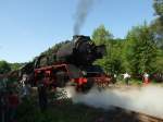 50 3552 lsst Dampf ab.Kurz vor der Abfahrt mit ihrem Dampfpendelzug.Am Zugschluss hing 260 109-4.Der Grund fr die Pendelfahrten war die Teilerffnung der Brexbachtalbahn.Grenzau 1.6.09