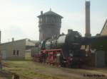 50 3682 wartet auf die Drehscheibe zu kommen in Bw Salzwedel am 26. April 2009