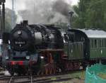 50 3616-5 (VSE Schwarzenberg) rangiert den Berliner Sonderzug zum Museumsbahsteig des SEM-Chemnitz-Hilbersdorf. (22.08.09)