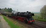 Die erste Dampffahrt am 01.05.2010 bestand aus einem Zubringerzug zwischen Sontra und Bebra. Hier in Richtung Sontra bei Berneburg. Zuglok war 50 3610-8, whrend 212 084-8 geschoben hat.