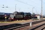 50 3610 am 03.09.2011 kurz vor der bernahme des Sonderzuges der Historischen Eisenbahn Frankfurt zum Dampflokfest im DLW Meiningen im Hbf Schweinfurt. Als Schublok fungiert 23 042 (nicht im Bild) die den Zug zuvor von Frankfurt/Main hierher gebracht hatte.