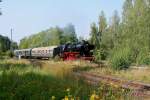 50 3610 vor dem Sonderzug der Historischen Eisenbahn Frankfurt mit Fahrtziel Meiningen am 03.09.2011 bei einer Scheinanfahrt im Bahnhof Rentwertshausen.