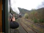 Ausfahrt von 50 3576 der Nassauischen Touristikbahn (NTB) am 17.04.2006 aus Bad Schwalbach in Richtung Wiesbaden-Dotzheim. Das Wetter war am Ostermontag leider nicht besonders, aber dafr war aufgrund der khlen Temperatur die Dampfbildung sehr schn. Wie bei jedem dampflokbespannten Zug, hingen die Enthusiasten und Fotografen aus den Fenstern, um Bilder zu machen oder einfach das Erlebnis Dampflok zu genieen.