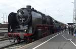 50 3501 des Dampflokwerks Meiningen am 15.9.2012 vor einem Sonderzug zum Lichtenfelser Korbmarkt, hier bei der Wasserversorgung im Hbf Schweinfurt.