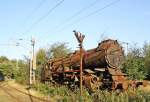 Der Torso von 50 3557 am 16.09.2012 im Bw Falkenberg Oberer Bahnhof, nach unserem Freischnitt.