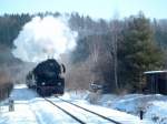 BR 50 3648 am 23.02.03 in Burkhardtsdorf Bahnbergang Mhlweg