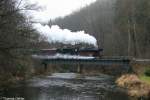 50 3648 vom SEM-Hilbersdorf am 23.12.06 mit ihrem Sonderzug auf der Zschopaubrcke kurz nach Wolkenstein. Anmerkung: Den obligatorischen Weihnachtsbaum unter der Rauchkammertr habe ich wegretuschiert!