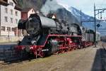 Die Dampflokomotive 52 3673 beim Wasser fassen im Bahnhof Erstfeld.Bild vom 7.3.2015