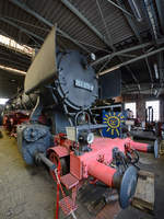 Dampflokomotive 053 075-8, abgestellt im Ringlokschuppen des Bochumer Eisenbahnmuseums. (September 2018)