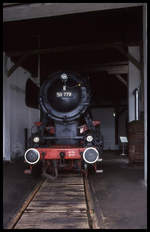 Eisenbahn Museum Nördlingen am 16.5.1999: Dampflok 50778 im Schuppen
