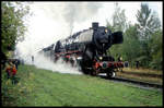 502740 fährt am 2.10.2005 mit einem Sonderzug in Bad Bergzabern ab.