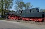 BR 50-2652 der DR, wurde 1987 aus der DDR abgekauft und als Museumslok aufgearbeitet, steht seit 2003 am Bahnwerk in Kaiserslautern, April 2011