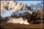 503673 war am 8.12.2001 zu Gast in Osnabrück und fährt hier mit dem Nikolauszug am ehemaligen Bahnhof Osnabrück Eversburg vorbei in Richtung HBF Osnabrück.