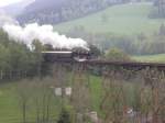 SEM Lok 50 3648 kommt gerade auf das Markersbacher Viadukt