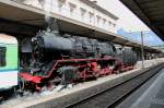 Tender voraus eben eingetroffen,ex.DR Lok 50 3673(Borsig Henningsdorf 1941)Hinter der Lok zwei Wagen der FNM ex.SBB.Die Dampflok gehrt zur Eurovapor und ist z.Zt.