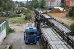 Im Bahnhof Nördlingen wird 50 0072 am 23.08.2014 mit neuem Brennstoff (Schweröl) versorgt.