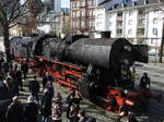 BR 52 4867-EINE DAMPFLOK IN DER GROßSTADT  Wirklich tolle Fahrten bietet die  Frankfurter Historische Eisenbahn  mit ihrer  Güterzuglok 52 4867 mitten in der Weltstadt FRANKFURT,  wie hier